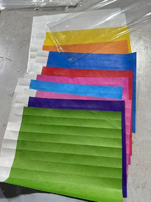 Мероприятие Заказные браслеты Tyvek Штрих-коды Номерированные водонепроницаемые Басейн Партия идентификация Вход Допуск Бумажные браслеты